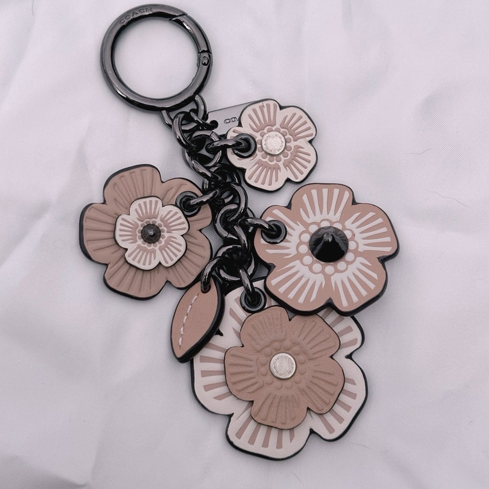 Coach Tea Rose flower key charm keychain